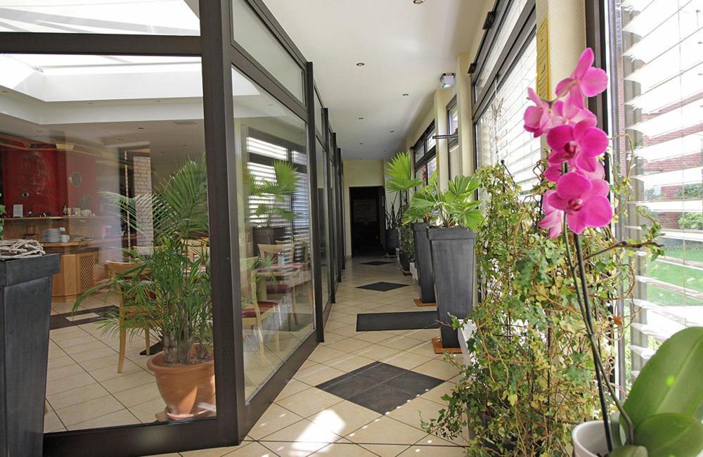 Hotel Lindenkrug 居特斯洛 外观 照片